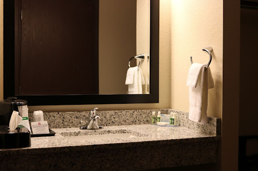 Cobblestone Inn & Suites - Maryville - Thumbnail