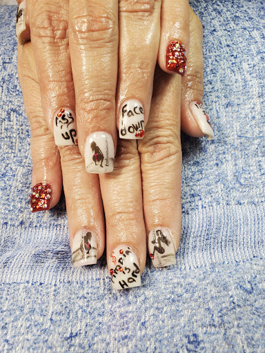 Nails By Lilly - Visual