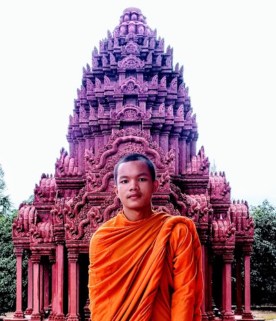 Photos of Neakvoan Pagoda