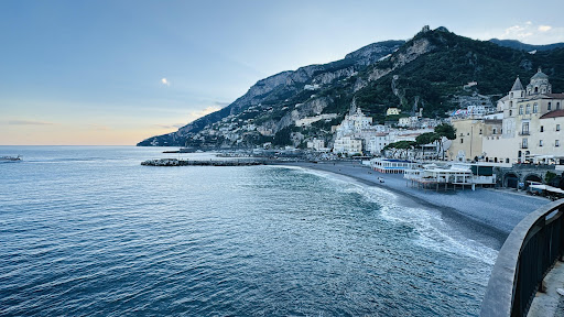 Alfieri Rooms & Services