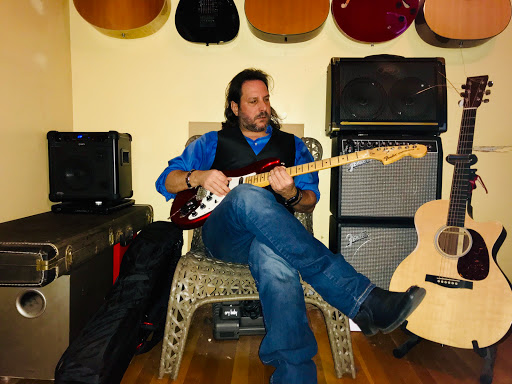 Housecall Guitar School Gallery - United States
