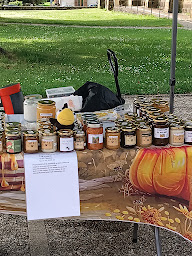 Photo n°7 de Boutique Épicerie Bon Miel et Tradition et restauration à Plaisance (Boutique de perles)