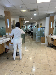 Photo n°17 de DESSANGE - Coiffeur Evreux à Évreux (Institut de beauté)