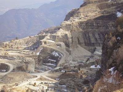 Cave M.P. Di Maurino Ivo & C. Sas - Pietre da tetto e rivestimento, Pavimenti e Marmisti