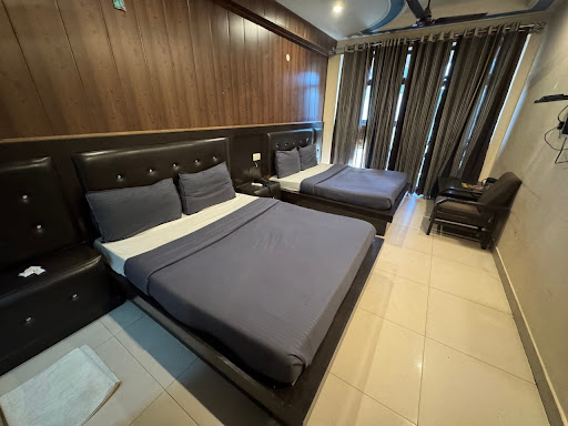 🏨 Haridwar Hotel Booking – Shyam Saarthi Travels post image