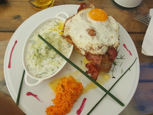 Papryczka Pizza & Restaurant.