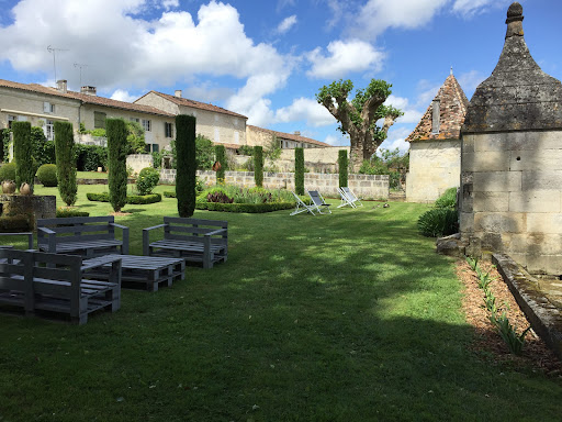 Photo de La Poste à Saint-Même-les-Carrières (16720)