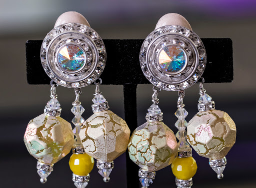 Antreina’s Clip-On Earrings - Thumbnail