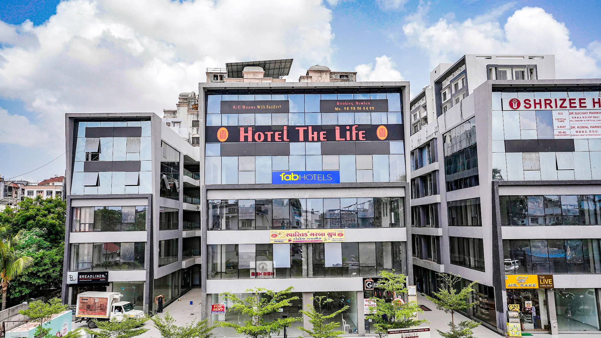 Hotel The Life