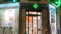 Pharmacie du coin de la rue à Paris