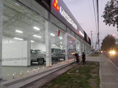 Photos of Mitsubishi - Automotores Sotar&aacute;