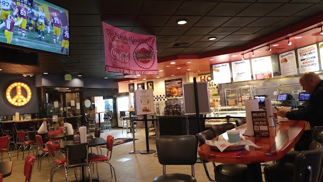 Fuddruckers