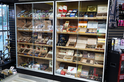 Queen Smoke Shop - Thumbnail