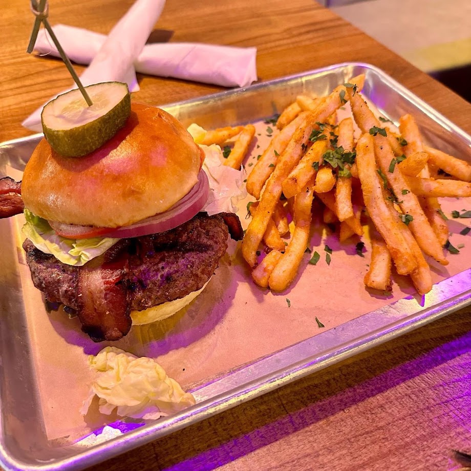 Roscoe’s Bar & Burgers