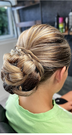 SixTeen a hairsalon - Thumbnail