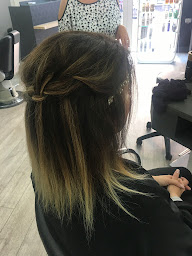 Photo n°13 de Coiffure Cyril et Corinne à Palavas-les-Flots (Salon de coiffure)