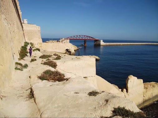 St. Elmo Breakwater, Author: Luke Incorvaja