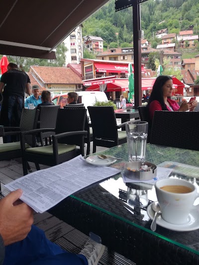 Photos of City Bar Vares