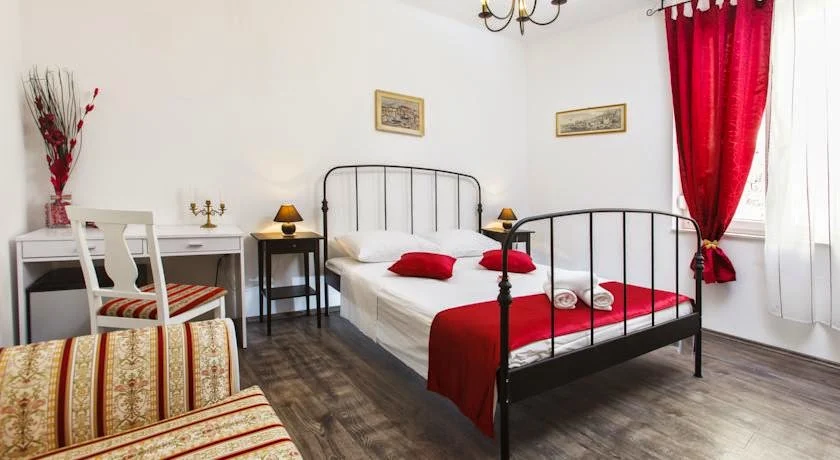 Prior Suites Split
