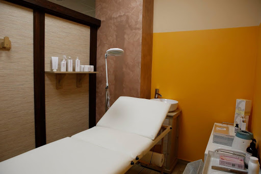 Hesteta Beauty & Wellness - Thumbnail