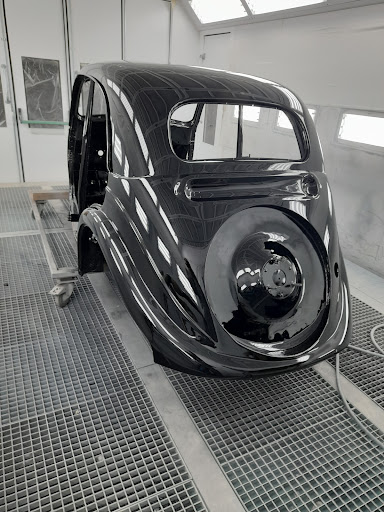 GARAGE PREMIER - CARROSSERIE VINTAGE LVM Gallery - France