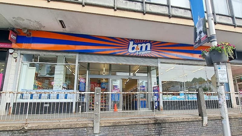 B&M Store photo 2