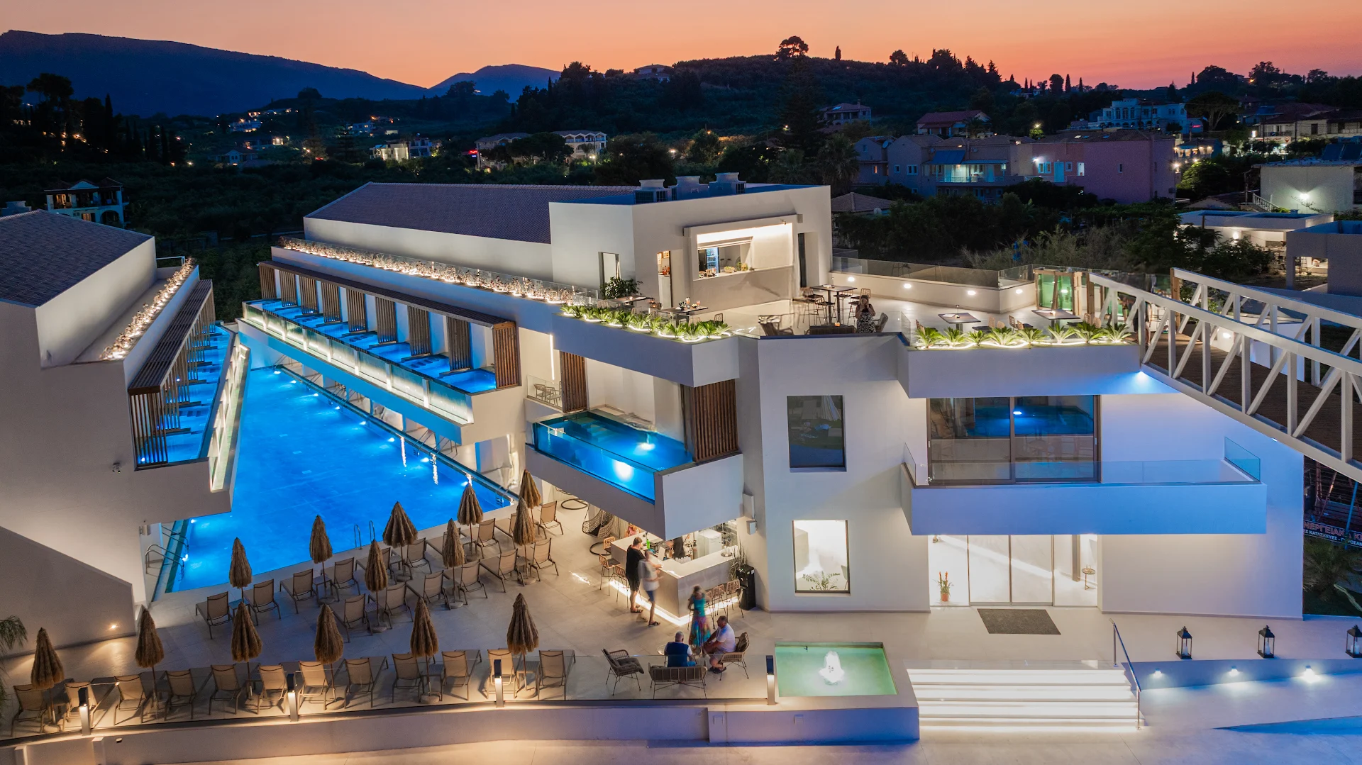Ionis Art Luxury Suites