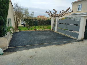 Photo n°10 de CUOZZO TP - Entreprise de travaux public et terrassement dans le Gard et le Vaucluse - Cuozzo Ludovic à Saint-Geniès-de-Comolas (Entreprise de terrassement)