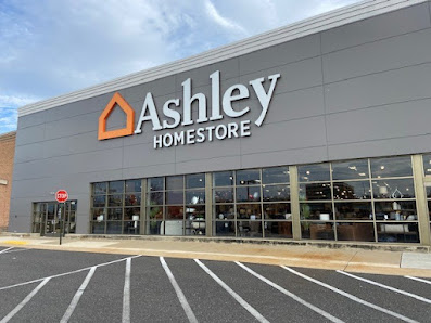 Foto 1 de Ashley Store fuente Todas