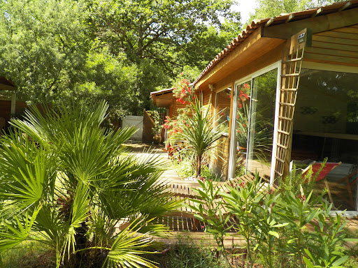 Photo de Location maison piscine intérieure - spa jacuzzi - en Gironde Aquitaine à Hourtin (33990)