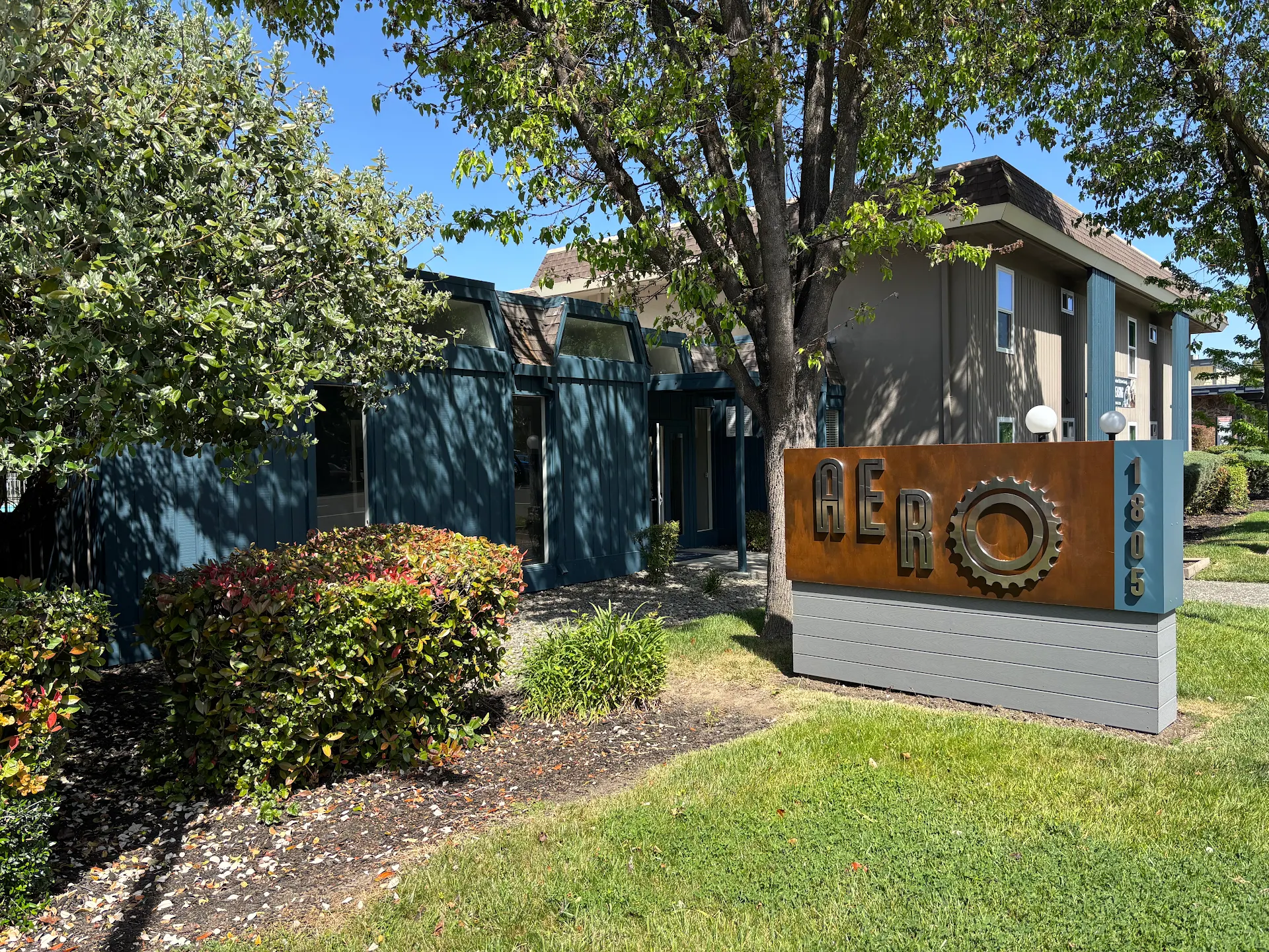 Aero Apartments