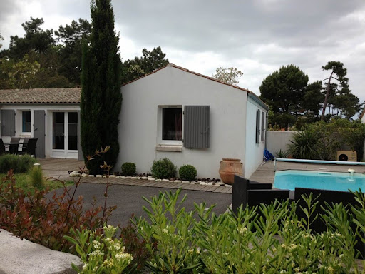 Photo de Les Dunes Oléron : location saisonnière villa avec piscine privée (Île d'Oléron) à Saint-Trojan-les-Bains (17370)