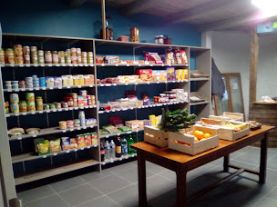 Photo n°5 de Épicerie Samson à Les Pineaux (Supérette)
