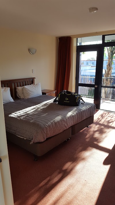 Photos of Aaron Court Motor Inn