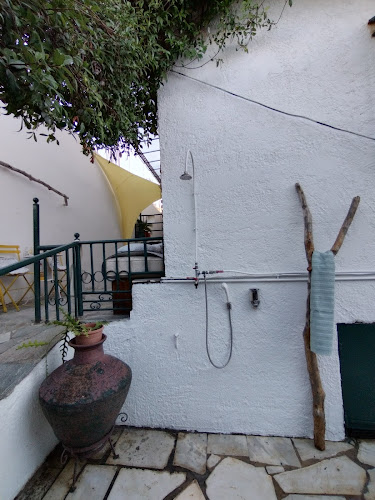 Opinii despre Lemon Tree Houses în Βόχα - Καφετέρια