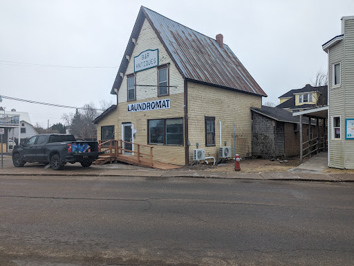 Cleantopia laundromat Gallery - Canada