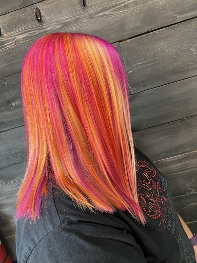 White Pine Salon - Visual