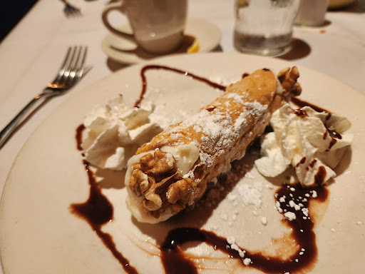 Moro's Dining - Visual