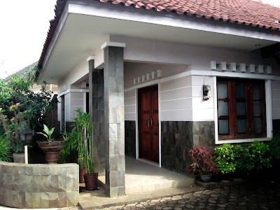 Photos of SHINA Batik Production House