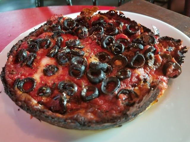 Pequod's Pizza