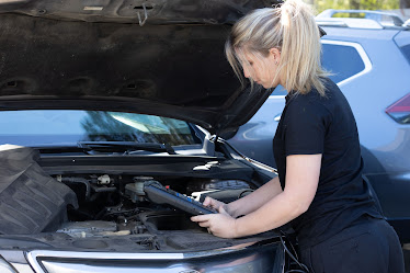 Auto Repair Mom