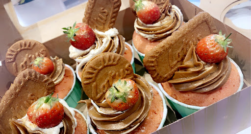 Precious Cakes With Love - Thumbnail