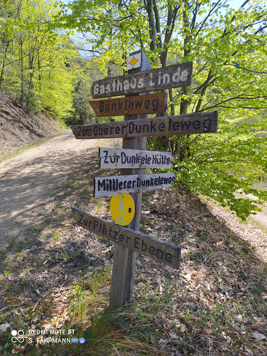 Straßenkreuzung Oberer Dunkeleweg, Mittlerer Dunkeleweg