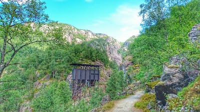 Photos of The zinc mines Allman gorge