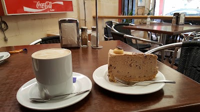 Photos of The Cola Caf&eacute; and Museum