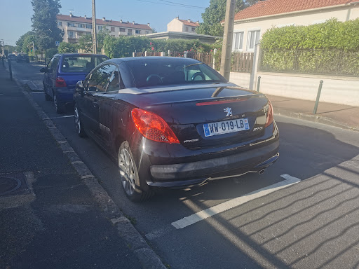 Peugeot Garage Lenica Agent