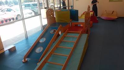 Gymboree Play & Music, Huebner Commons