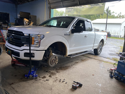 Montero tires emergency calls - Thumbnail