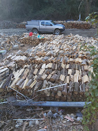 Photo n°1 de AA bois Alès à Saint-Jean-du-Pin (Magasin de bois de chauffage)