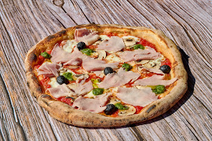 Photo n°1 de La Roulotte Atypique Pizza à Annecy ()